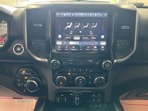 Used 2022 RAM 1500 Big Horn AWD/4WD image 16