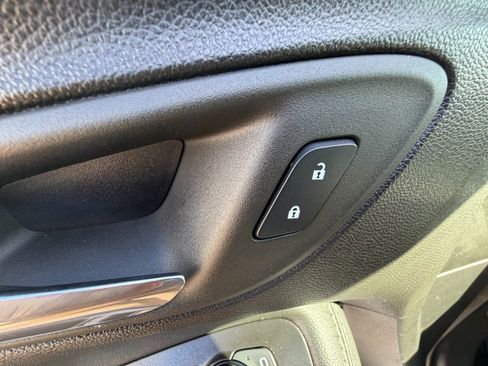 Used 2023 Buick Encore GX Select w/ Sport Touring Package FWD image 7