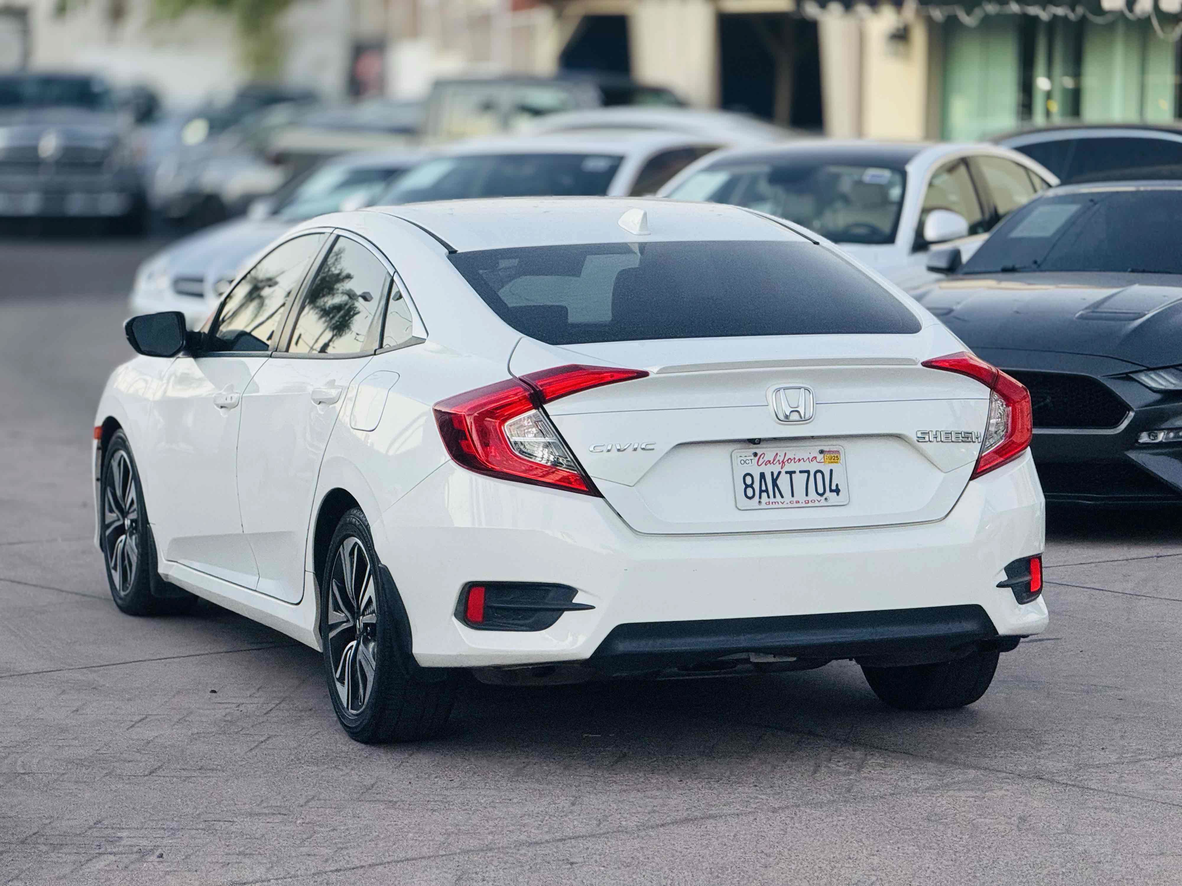 Used 2017 Honda Civic EX-L image 6