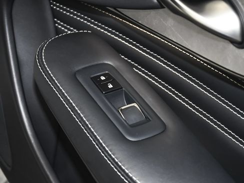 Used 2022 Lexus LS 500h AWD w/ Luxury Package image 19