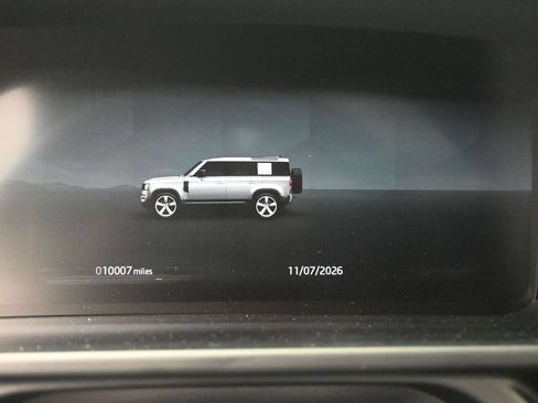 Used 2024 Land Rover Defender 110 X-Dynamic SE AWD/4WD image 11