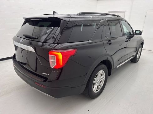 Used 2022 Ford Explorer XLT image 16