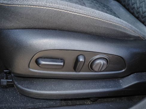 Used 2023 Chevrolet Equinox LT FWD image 24