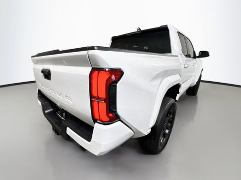 Used 2025 Toyota Tacoma SR5 AWD/4WD image 4
