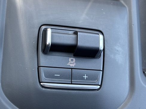 Used 2025 GMC Sierra 2500 AT4 AWD/4WD image 43