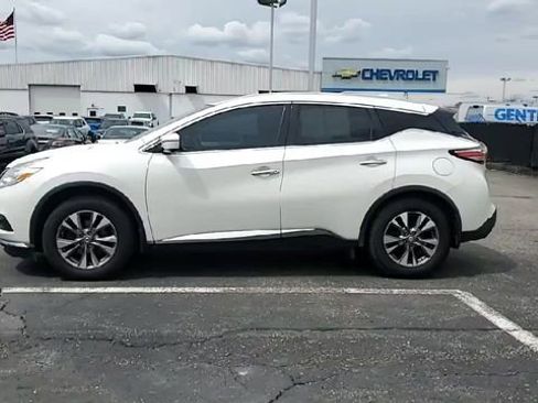 Used 2017 Nissan Murano S AWD/4WD image 5
