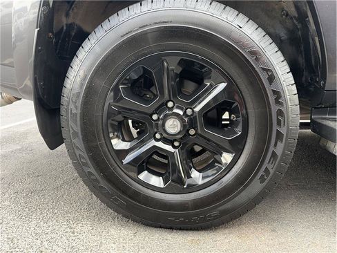 Used 2019 Toyota 4Runner SR5 Premium AWD/4WD image 31