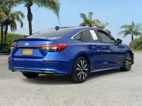 Used 2022 Honda Civic EX image 4
