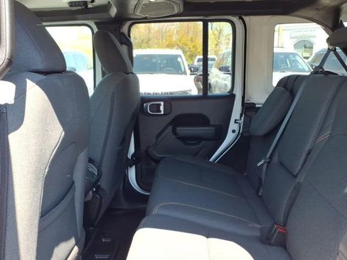 Certified 2024 Jeep Wrangler Unlimited AWD/4WD image 16