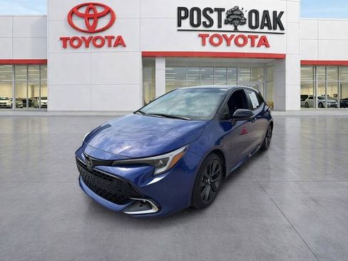 Used 2025 Toyota Corolla XSE FWD image 8