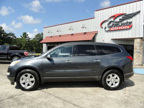 Used 2011 Chevrolet Traverse LT w/ Personal Connectivity Package FWD image 3