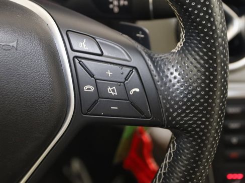 Used 2015 Mercedes-Benz GLA 250 4MATIC image 29