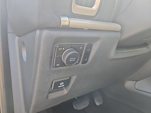 Used 2025 Ford Expedition Active AWD/4WD image 34