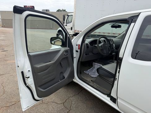 Used 2018 Nissan Frontier S RWD image 9