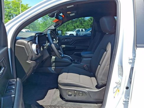 Used 2023 Chevrolet Colorado LT w/ LT Convenience Package II AWD/4WD image 18