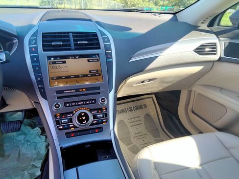 Used 2018 Lincoln MKZ Premiere image 17