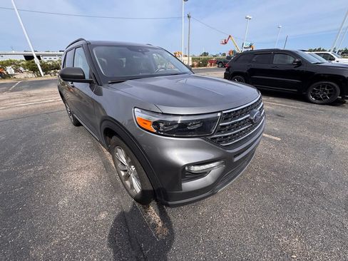 Certified 2023 Ford Explorer XLT w/ Equipment Group 202A AWD/4WD image 7