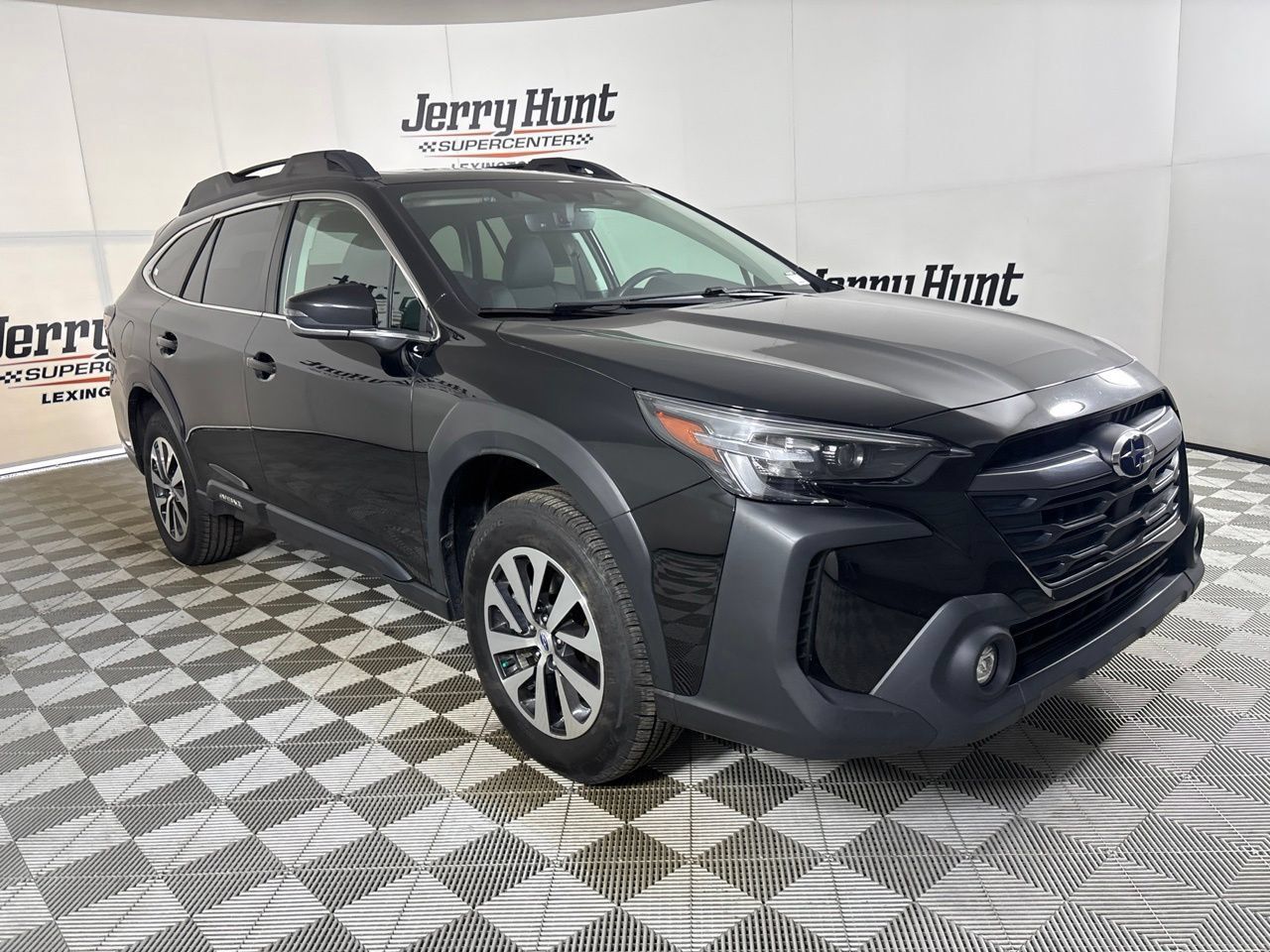 Used 2024 Subaru Outback Premium AWD/4WD image 3