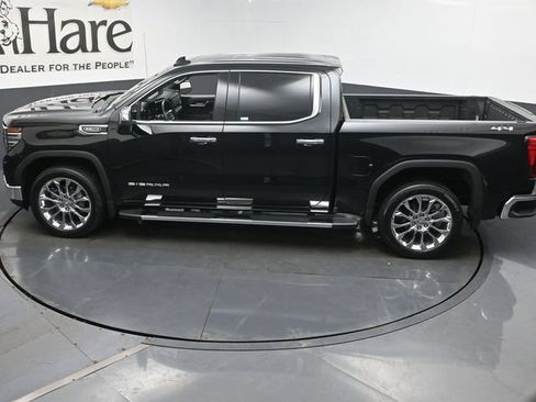 Used 2023 GMC Sierra 1500 SLT w/ SLT Premium Plus Package AWD/4WD image 41