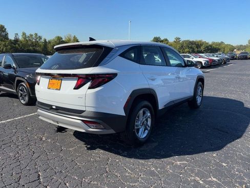 Used 2026 Hyundai Tucson SE AWD/4WD image 3