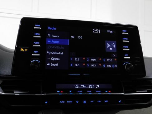 Used 2021 Toyota Sienna XLE image 51