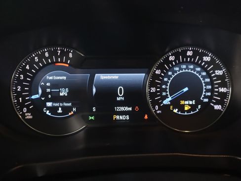 Used 2017 Ford Explorer Platinum image 4