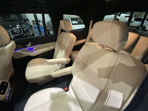 Certified 2024 Mercedes-Benz GLS 450 4MATIC image 5
