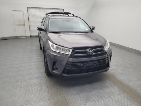 Used 2019 Toyota Highlander SE image 14