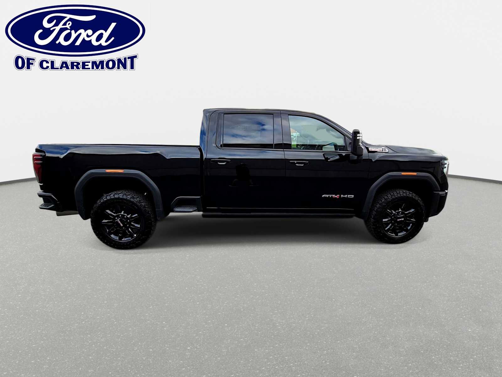 Used 2026 GMC Sierra 2500 AT4 w/ AT4 Premium Plus Package AWD/4WD image 9