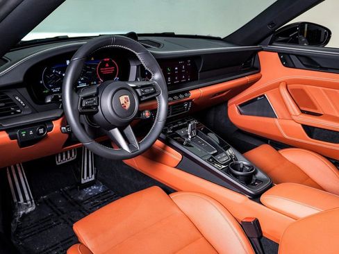 Certified 2025 Porsche 911 Carrera GTS image 4