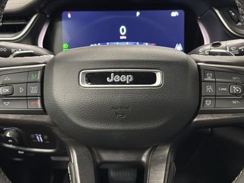 Used 2024 Jeep Grand Cherokee Limited w/ Luxury Tech Group II AWD/4WD image 16