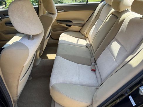 Used 2010 Honda Accord LX-P image 18