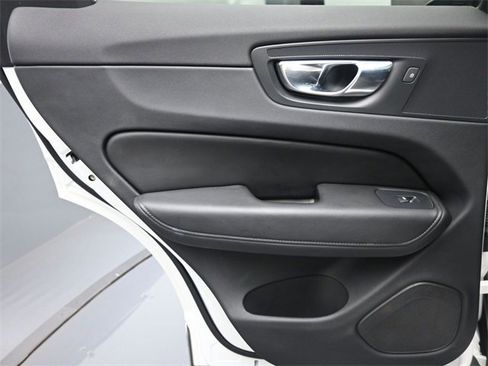 Used 2024 Volvo XC60 B5 Core image 22