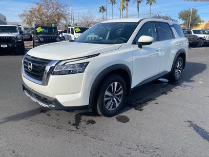 Used 2024 Nissan Pathfinder SL
