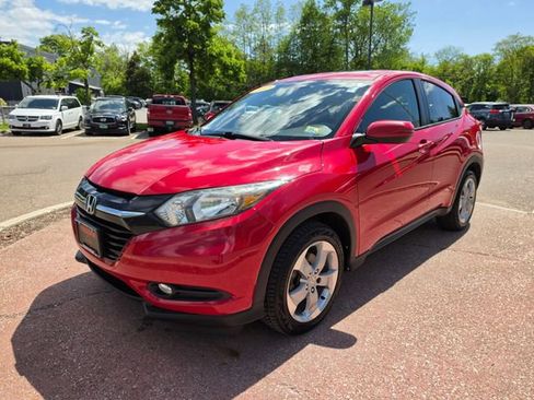 Used 2017 Honda HR-V EX image 1