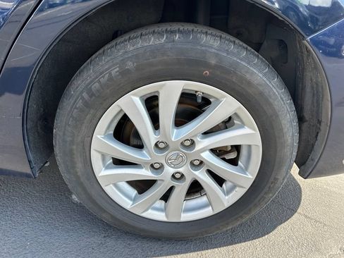 Used 2018 MAZDA MAZDA3 Touring FWD image 3