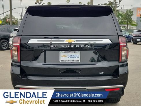 Used 2024 Chevrolet Suburban LT AWD/4WD image 12