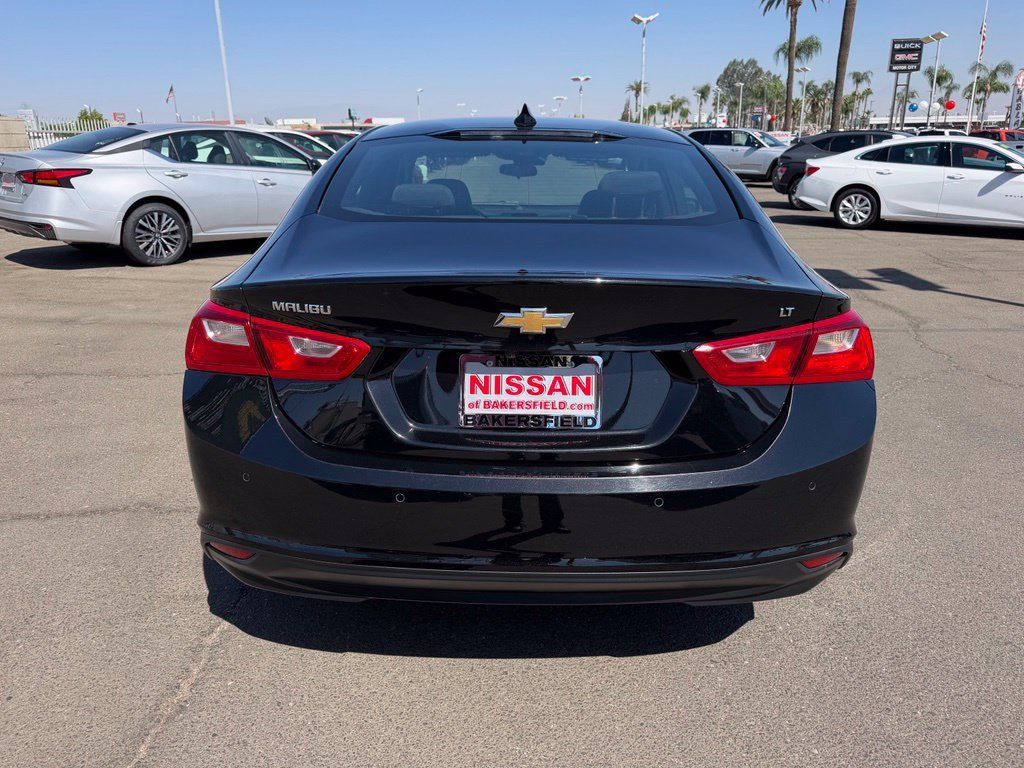 Used 2025 Chevrolet Malibu LT FWD image 5