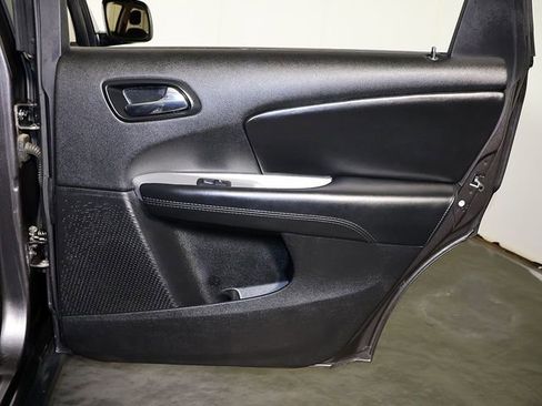 Used 2019 Dodge Journey SE w/ Connectivity Group FWD image 28