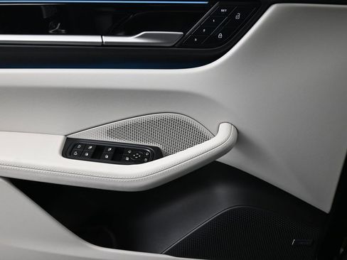New 2026 Porsche Macan 4 Electric AWD/4WD image 14