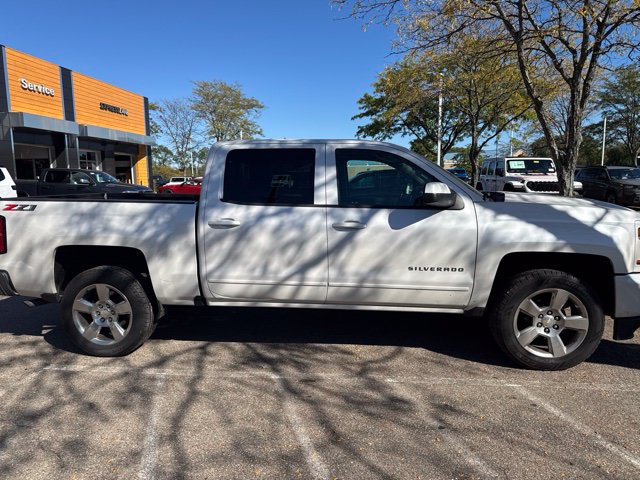 Used 2018 Chevrolet Silverado 1500 LT w/ All Star Edition AWD/4WD image 6
