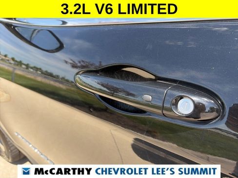 Used 2019 Jeep Cherokee Limited AWD/4WD image 39