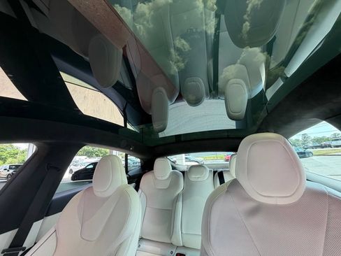 Used 2022 Tesla Model S Plaid AWD/4WD image 23