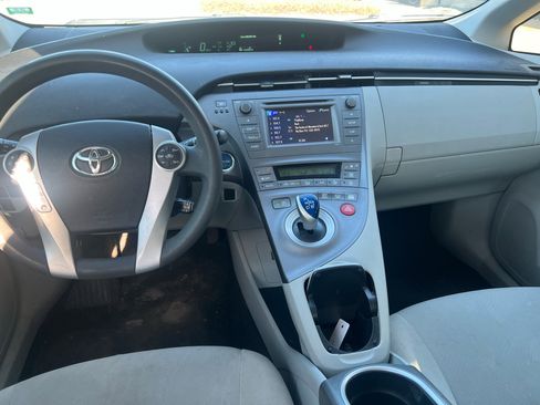 Used 2013 Toyota Prius One image 3