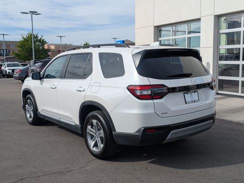 Used 2025 Honda Pilot EX-L image 8