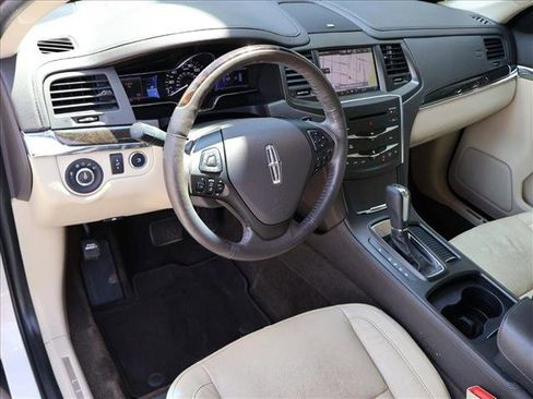 Used 2013 Lincoln MKS FWD image 10