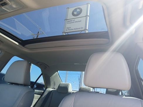 Used 2016 Toyota Camry XLE image 24