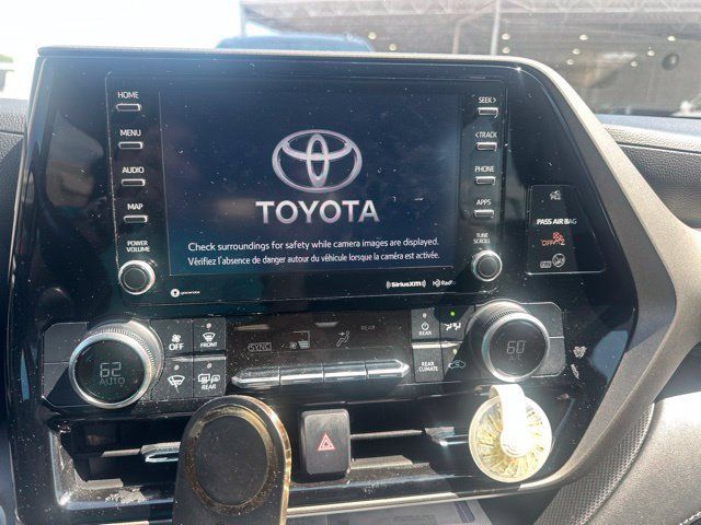 Used 2021 Toyota Highlander LE FWD image 12