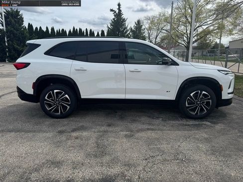 New 2026 Buick Enclave Sport Touring w/ LPO, Floor Liner Package AWD/4WD image 9