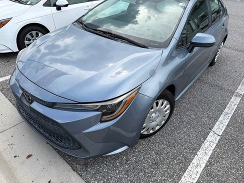 Used 2020 Toyota Corolla LE FWD image 1
